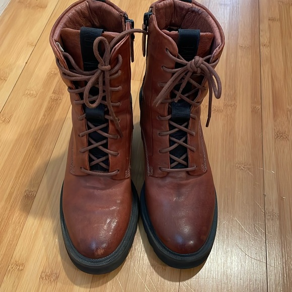 Frye Savannah - Picture 1 of 2